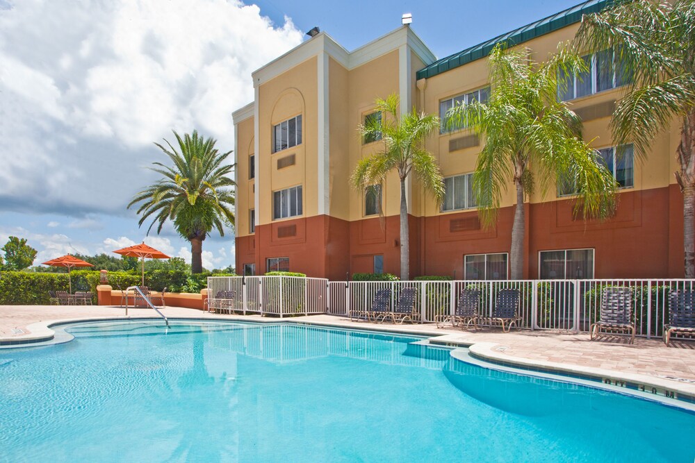 Book Holiday Inn Express Clearwater East Icot Center An Ihg Hotel In Clearwater Hotels Com