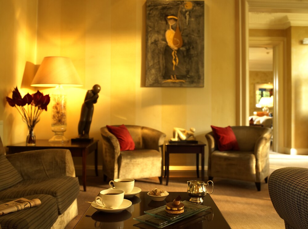 Book Belmond Le Manoir Aux Quat Saisons In Oxford Hotels Belmond Le Manoir Aux Quat Saisons Oxford Lobby Lounge