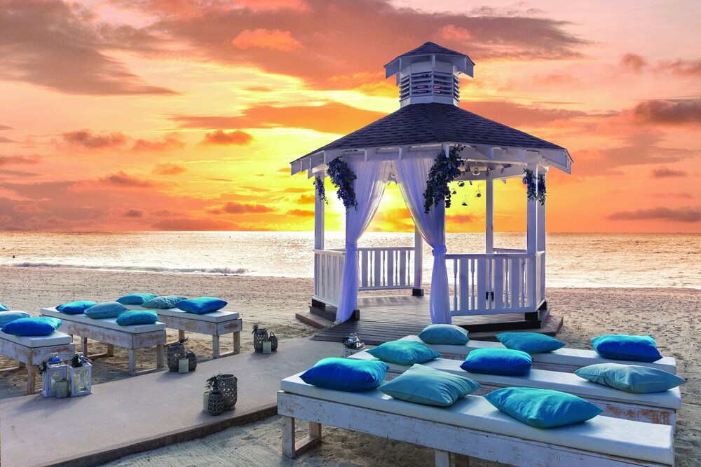 Book The Westin Grand Cayman Seven Mile Beach Resort Spa In Seven Mile Beach Hotels Com