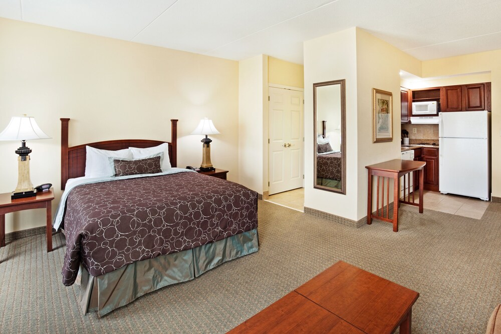 Book Staybridge Suites Oak Ridge in Oak Ridge