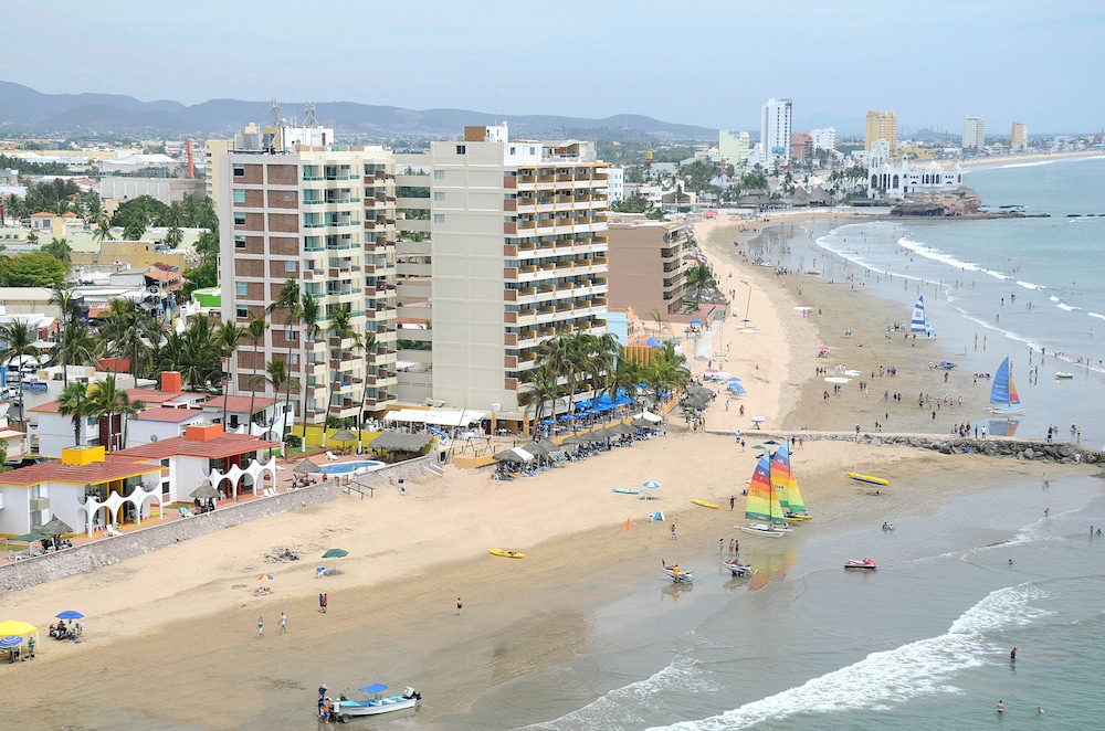 Las Flores Beach Resort In Mazatlan Book On Hotels Las Flores Beach Resort Mazatlan