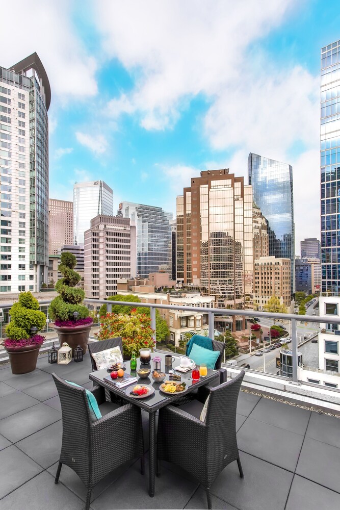 Book Fairmont Waterfront in Vancouver | Hotels.com