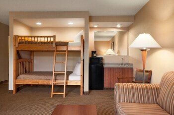 Book Ramada By Wyndham Williamsburg And Werbahn Waterpark In Ramada By Wyndham Williamsburg And Werbahn Waterpark Children S Theme Room