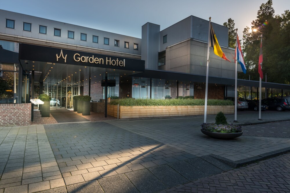 Bilderberg Garden Hotel Amsterdam Info Photos Reviews Book At Bilderberg Garden Hotel Amsterdam Entrance