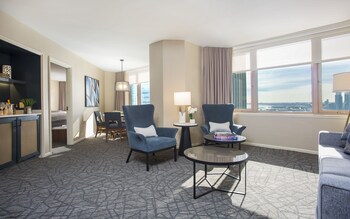 15 Closest Hotels To Millennium Park In Chicago
