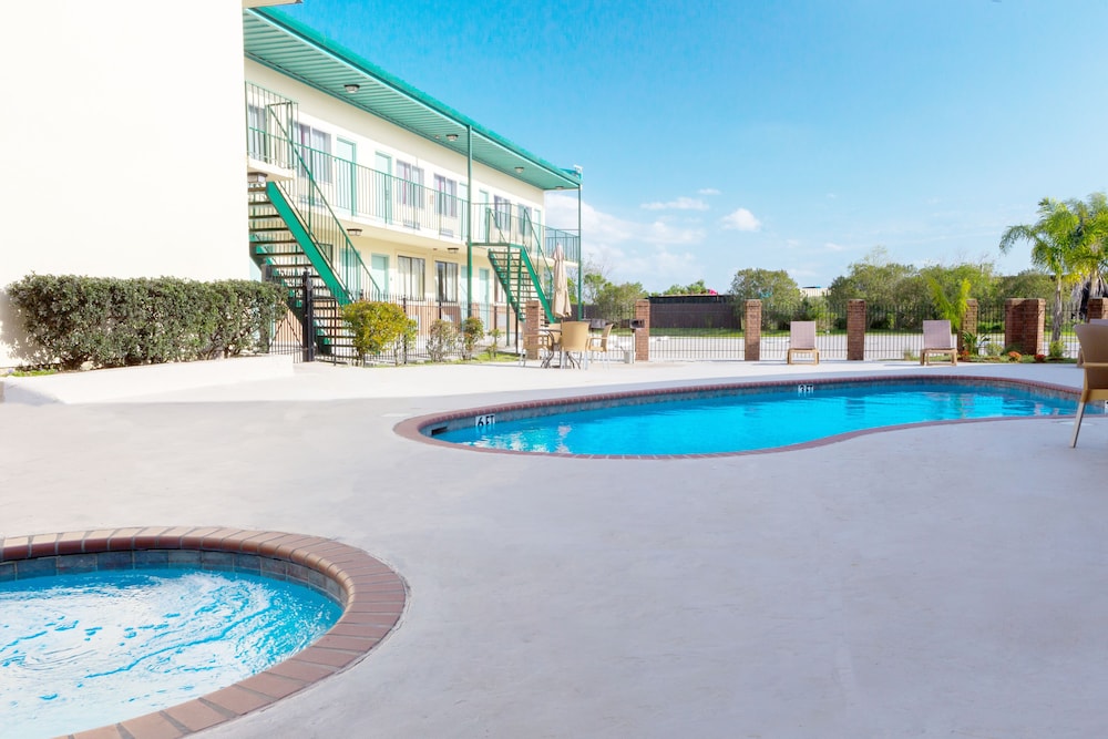 Book Marina Motel Chalmette In Hotels