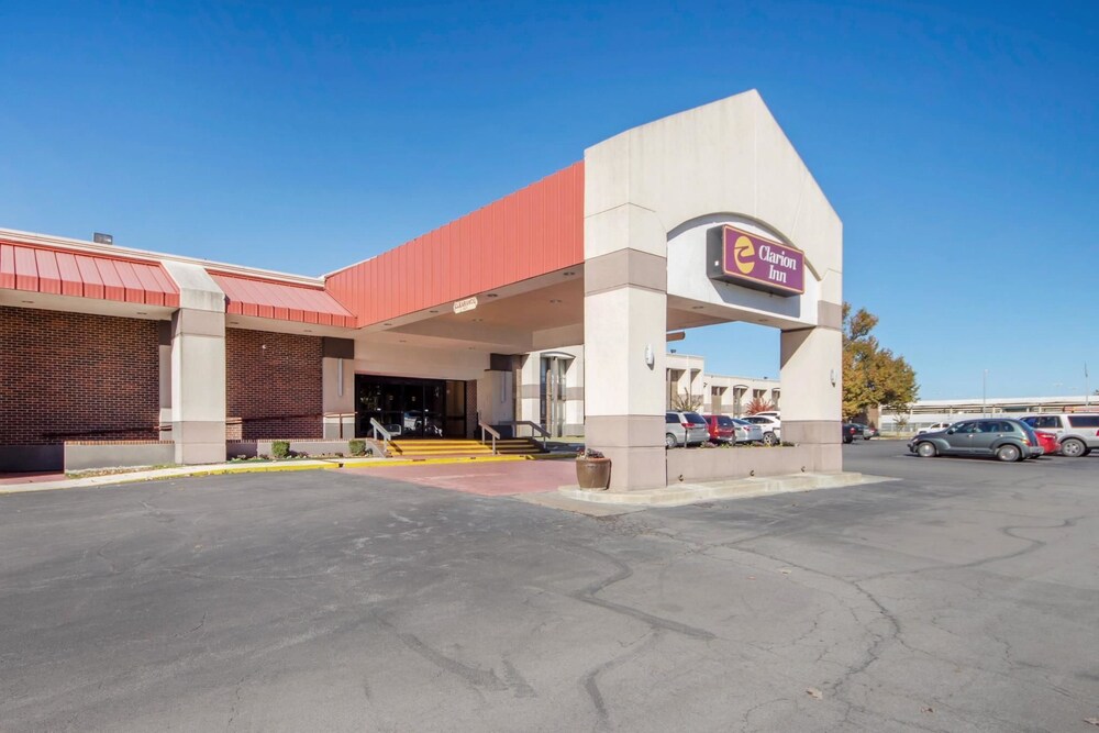 Book Clarion Inn Tulsa International Airport In Hotels Clarion Inn Tulsa International Airport