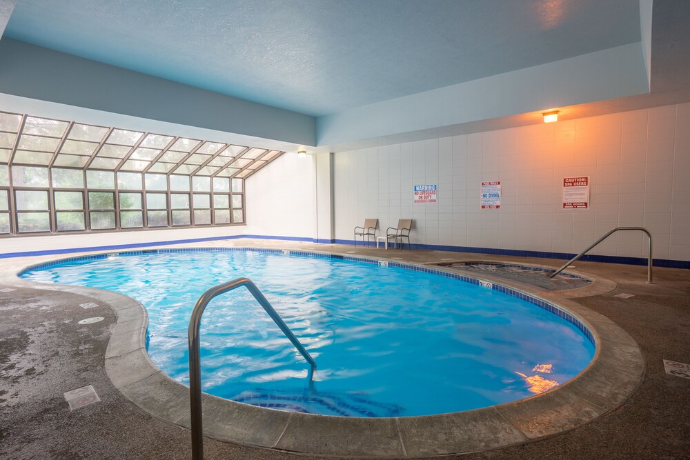 Book Cottonwood Suites Boise Riverside Downtown In Hotels Cottonwood Suites Boise Riverside Downtown Indoor Pool