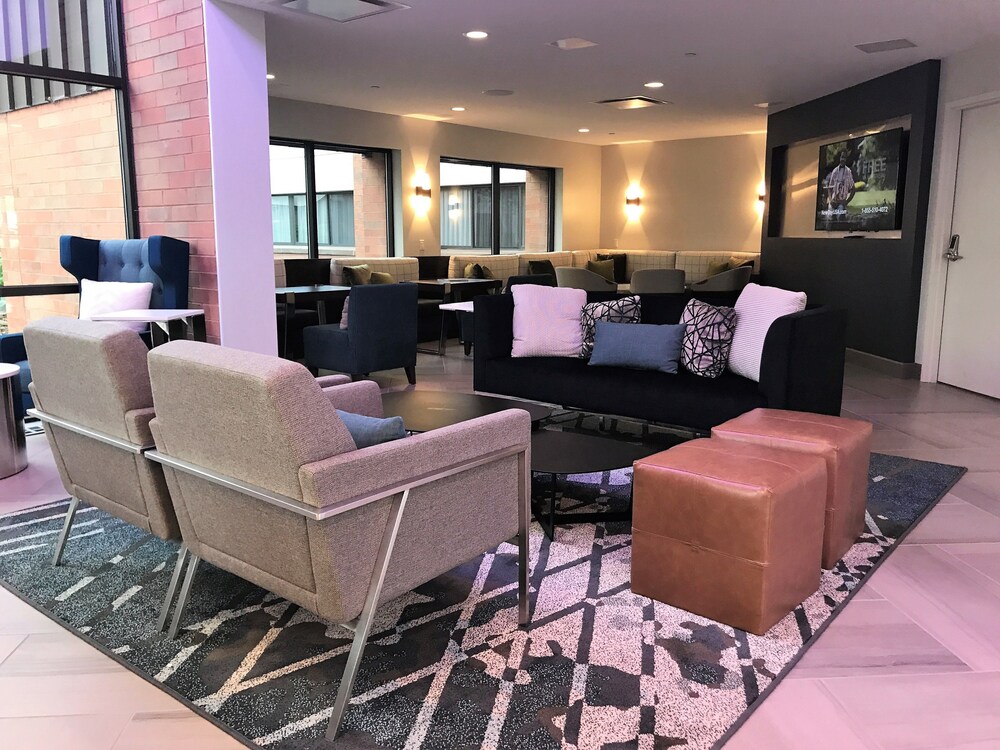 Book Delta Hotel By Marriott Racine In Hotels Delta Hotel By Marriott Racine