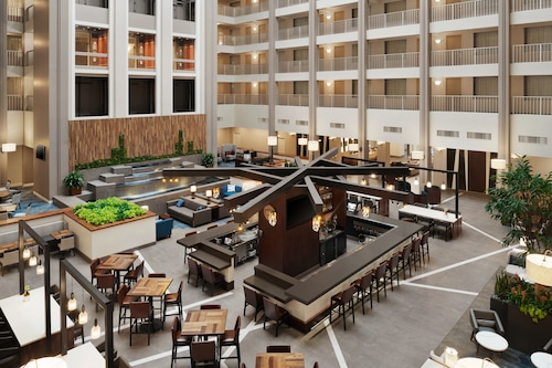 Book Embassy Suites By Hilton Cincinnati Rivercenter In Covington Hotels Com