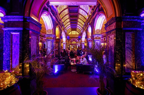 ヒルトン シドニー クイーンビクトリアビルディングの近くに位置するバー ラウンジ付きの高級ホテル 宿泊予約はホテルズドットコム