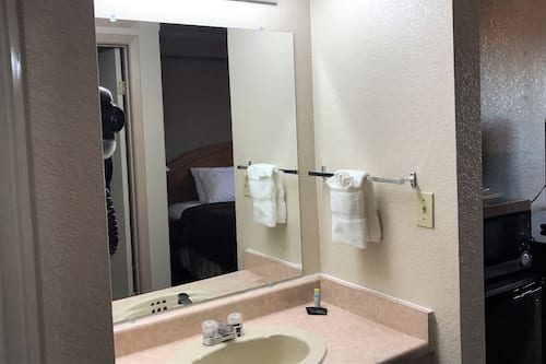 Book Americas Best Value Inn Lynnwood Seattle In Hotels Com Book Americas Best Value Inn Lynnwood, Lamps Plus 196th Street Southwest Lynnwood Waterfront Michigan