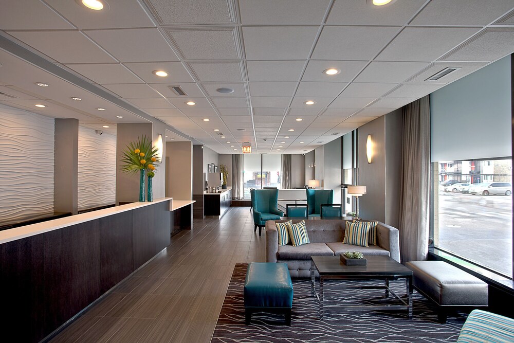 Book Best Western River North Hotel In Chicago Hotels Best Western River North Hotel Chicago Lobby Sitting Area