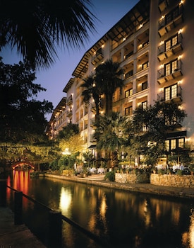 15 Closest Hotels To River Walk In San Antonio