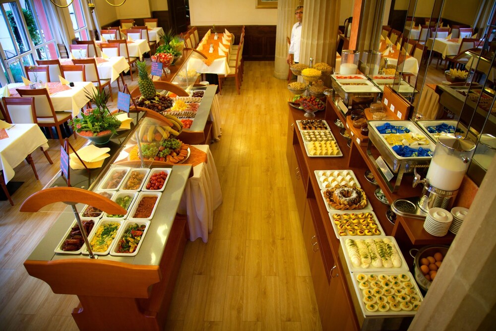 Hotel Meteor Plaza Prague In Prag Hotels Com