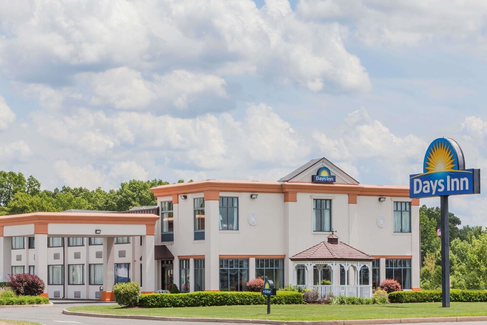 Book Days Inn By Wyndham Windsor Locks Bradley Intl Airport In Days Inn By Wyndham Windsor Locks Bradley Intl Airport