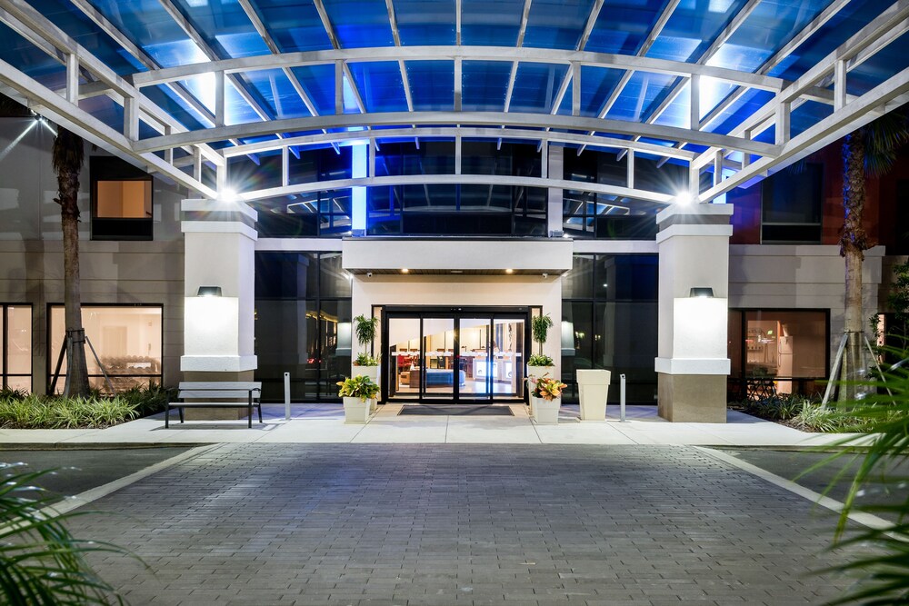 Book Holiday Inn Express Suites Lakeland South In Holiday Inn Express Suites Lakeland South