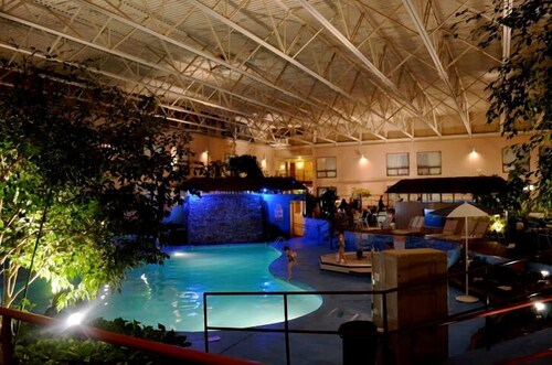 Book Townhouse Hotel Grand Forks In Hotels
