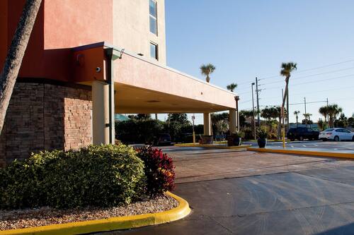 Best Western New Smyrna Beach Hotel Suites New Smyrna Beach Info Photos Reviews Book At Hotels Com Best Western New Smyrna Beach Hotel Suites New Smyrna Beach Info Photos Reviews Book At Hotels Com