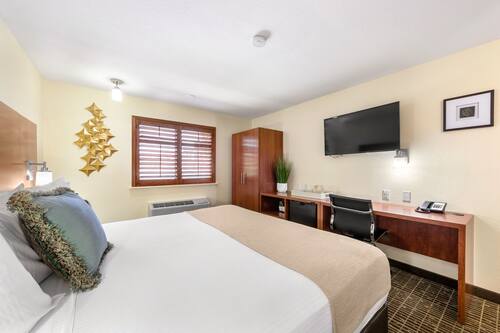 Ellis Island Hotel, Las Vegas: Info, Photos, Reviews | Book ...