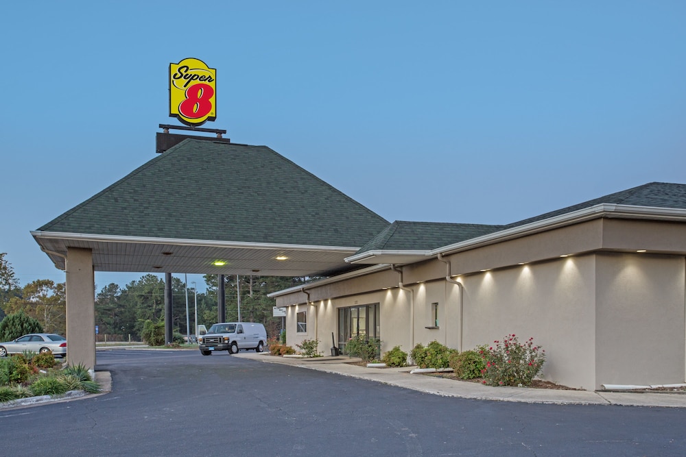 Book Super 8 By Wyndham Dunn In Hotels Super 8 By Wyndham Dunn