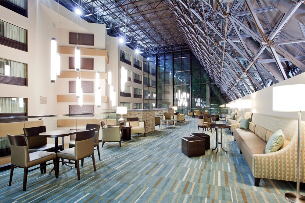 Book Holiday Inn Virginia Beach Norfolk Hotel Conference Center An Ihg Hotel In Virginia Beach Hotels Com