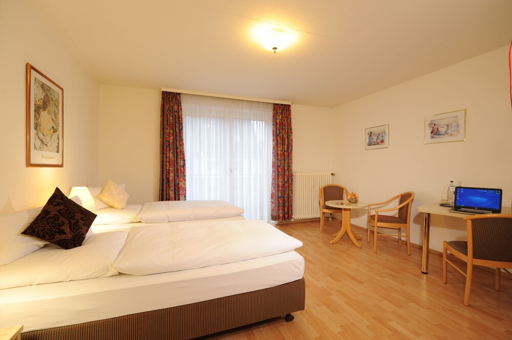 Air Hotel Wartburg In Dusseldorf Hotels Com