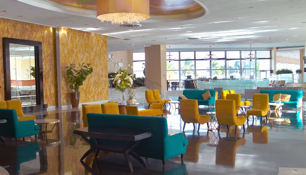 Book The Deauville Beach Resort In Miami Hotels The Deauville Beach Resort Miami Interior Entrance