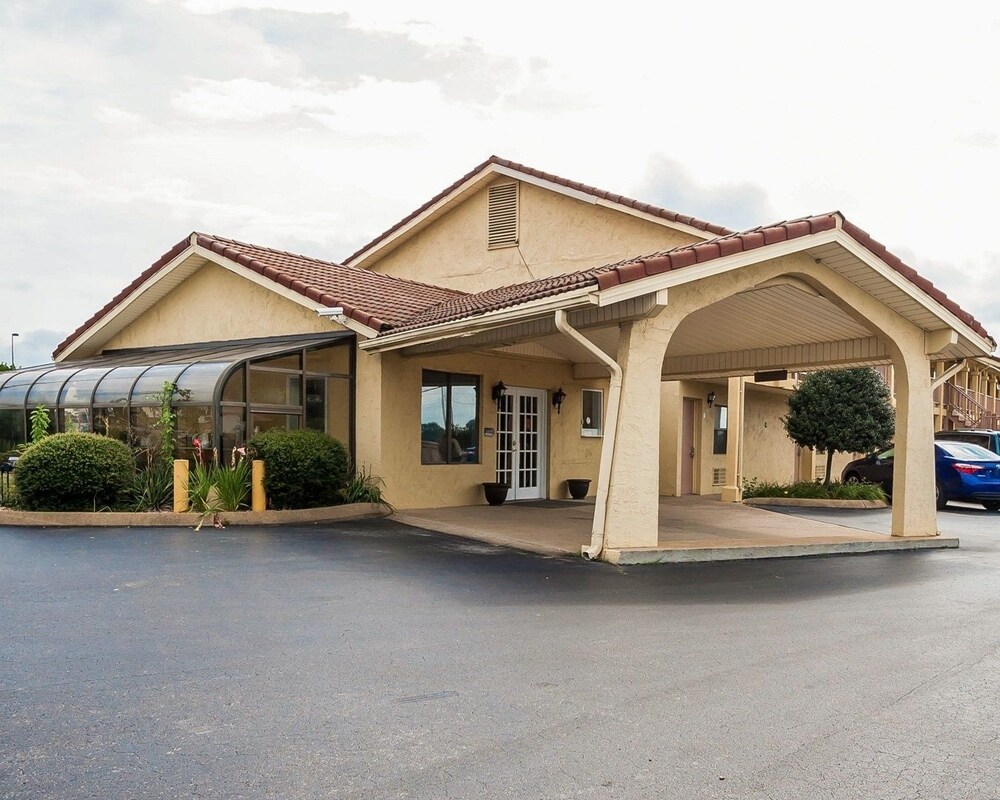 Book Villa Inn In Lawrenceburg Hotels Villa Inn Lawrenceburg