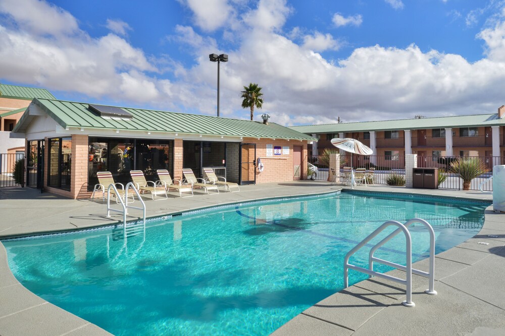 Book Best Western Plus King's Inn & Suites in Kingman
