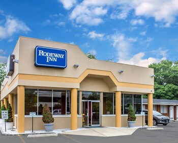 15 Closest Hotels To Sayville Station In