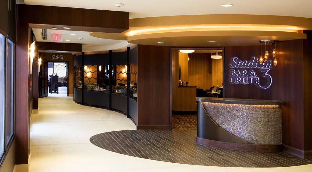 Book DoubleTree by Hilton Cleveland Downtown Lakeside in Cleveland