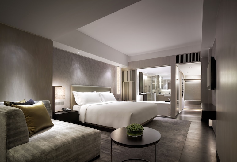 Suite, 1 King Bed (Director's) - Guest Room