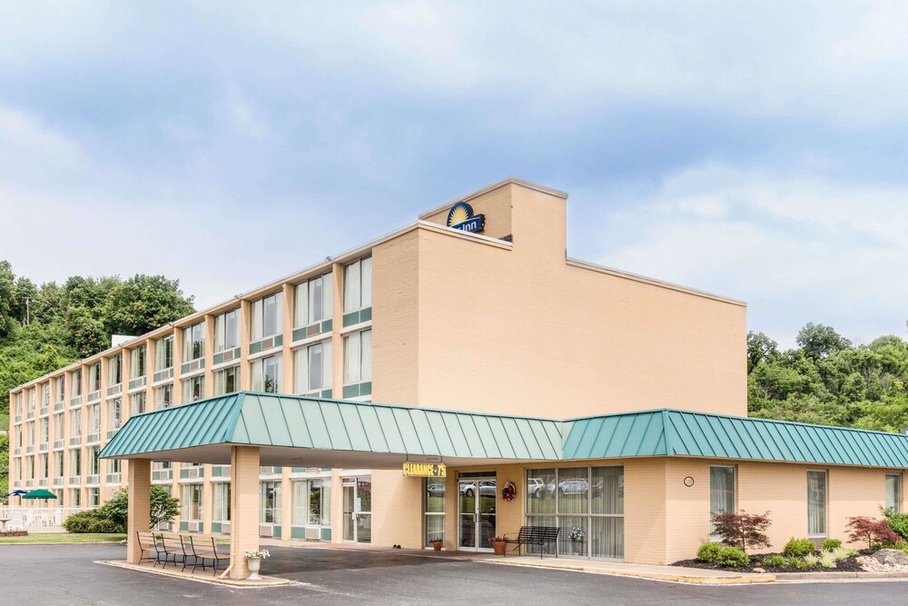 Book Days Inn By Wyndham Cambridge In Hotels Days Inn By Wyndham Cambridge