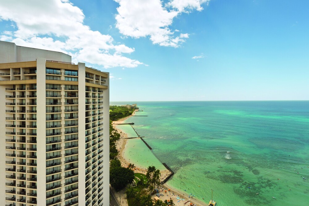 Book Hyatt Regency Waikiki Beach Resort Spa In Honolulu Hotels Hyatt Regency Waikiki Beach Resort Spa Honolulu