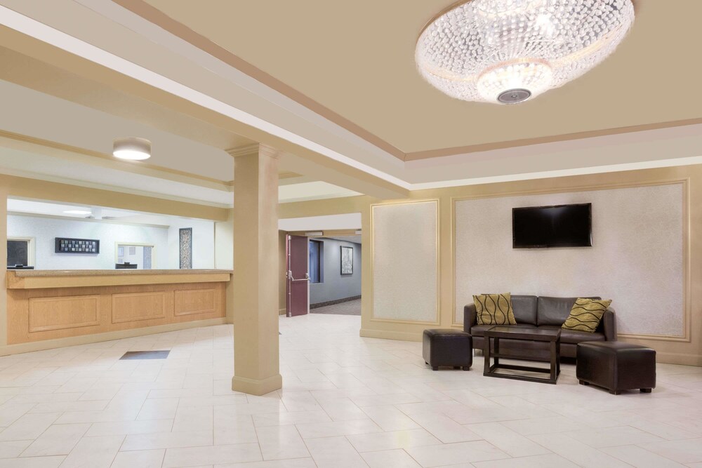 Book Howard Johnson Hotel Suites By Wyndham Miramichi In Lobby