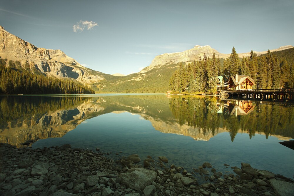 Book Emerald Lake Lodge In Field Hotels