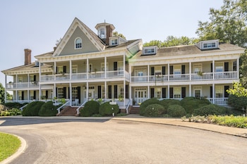 15 Closest Hotels To Sandy Point State Park In Annapolis