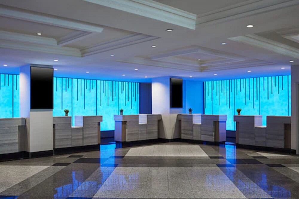 シェラトン オン ザ フォールズ ホテル ナイアガラの滝が見えるビジネスホテル 宿泊予約はホテルズドットコム