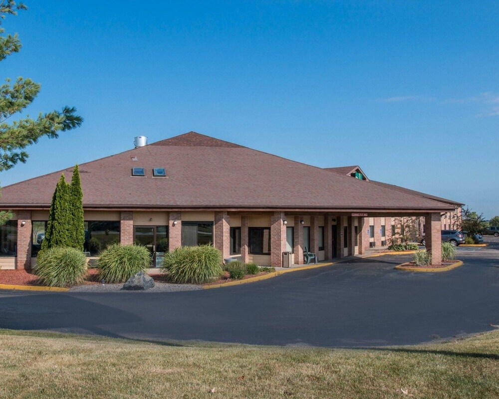 Book Quality Inn Hudsonville In Hotels Quality Inn Hudsonville