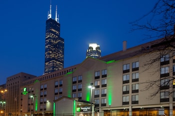 15 Closest Hotels To Uic Pavilion In Chicago