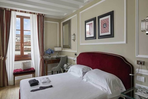 Book Fh55 Hotel Calzaiuoli In Florence Hotels Com