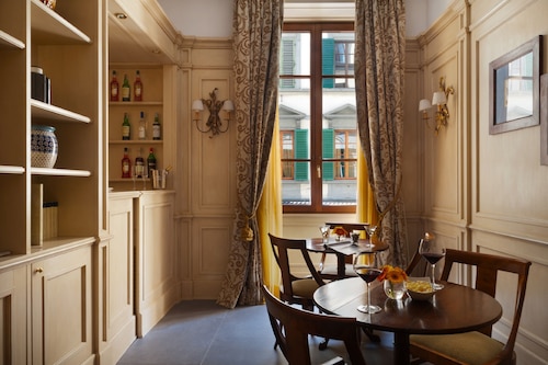 Book Fh55 Hotel Calzaiuoli In Florence Hotels Com