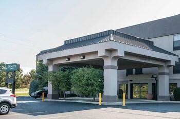 Top 10 Hotels In Angola Indiana