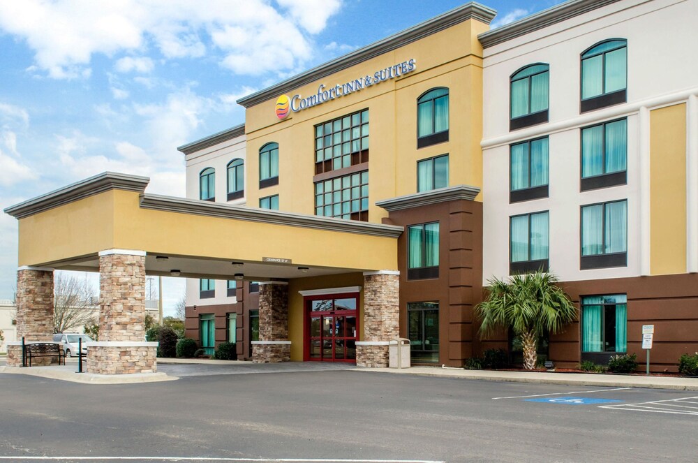 Book Comfort Inn Suites Biloxi D Iberville In Hotels Comfort Inn Suites Biloxi D Iberville