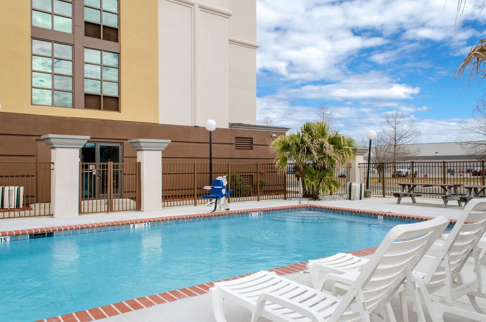 Book Comfort Inn Suites Biloxi-D Iberville D Iberville Hotels com