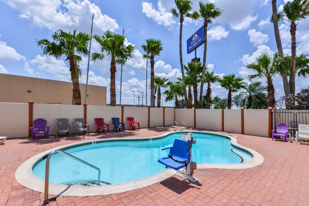 Book Express Inn In Weslaco Hotels Express Inn Weslaco Outdoor Pool