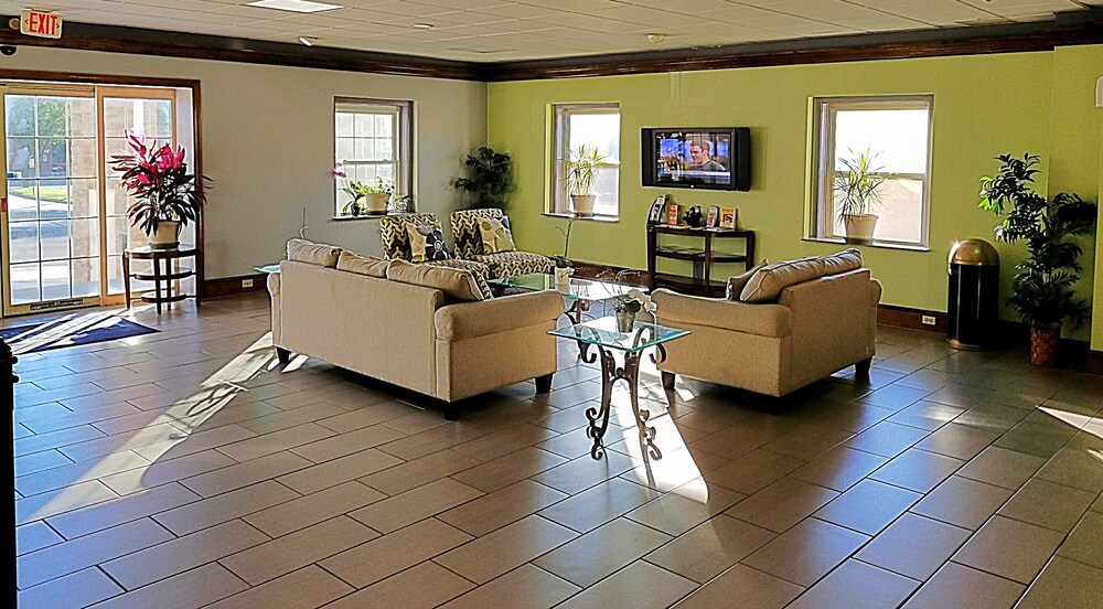 Book Knights Inn Suites Near University Of Richmond In Knights Inn Suites Near University Of Richmond Lobby