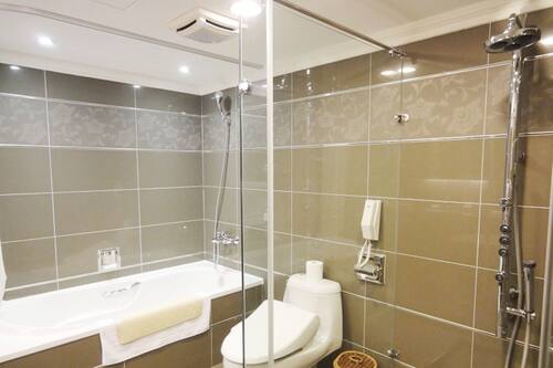 ゴールデン チャイナ ホテル 康華大飯店 どこに行くのにも移動に便利なビジネスホテル 宿泊予約はホテルズドットコム ゴールデン チャイナ ホテル 康華大飯店 どこに行くのにも移動に便利なビジネスホテル 宿泊予約はホテルズドットコム