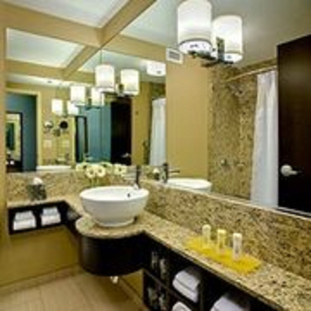Book Crowne Plaza Hotel Chicago O'Hare in Rosemont Hotelscom Book Crowne Plaza Hotel Chicago O'Hare in Rosemont Hotelscom